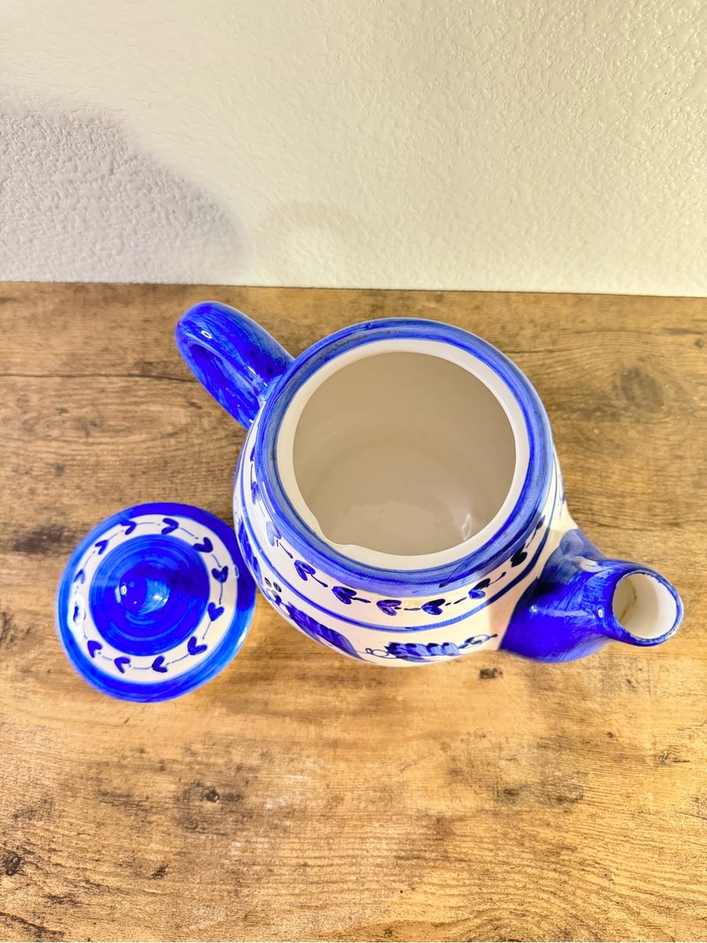 Young’s 1997 Hand-Painted Blue & White Ceramic Teapot - Picture 10 of 11